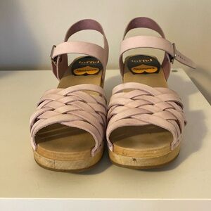 Swedish Hasbeens pink clog sandals